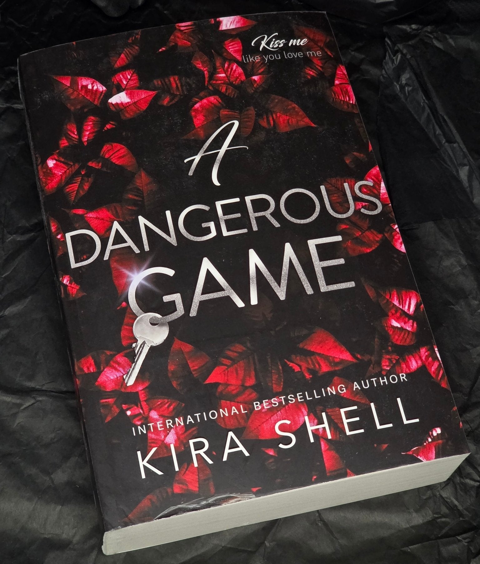 A Dangerous Game, by Kira Shell (softback, english edition) - Book - The Dark Rose Emporium
